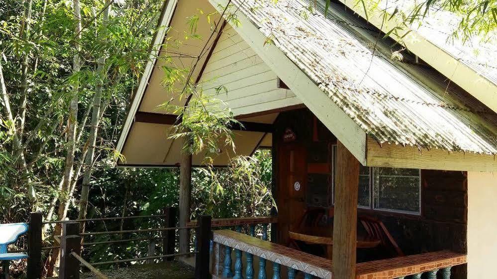 Subtawee Resort Surat Thani Buitenkant foto