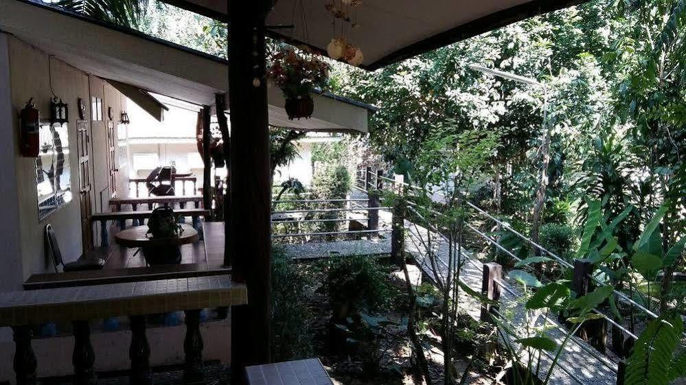 Subtawee Resort Surat Thani Buitenkant foto