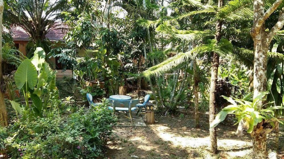 Subtawee Resort Surat Thani Buitenkant foto